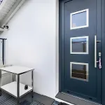 Mit 3 Schlafzimmern 아파트
